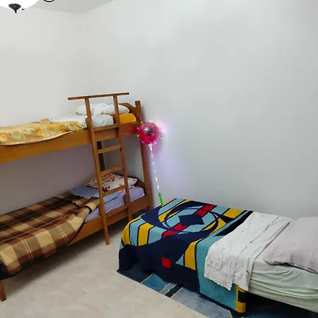 Only Backpackers بيت شباب دراس