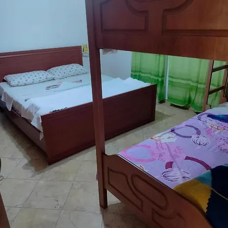 Only Backpackers بيت شباب