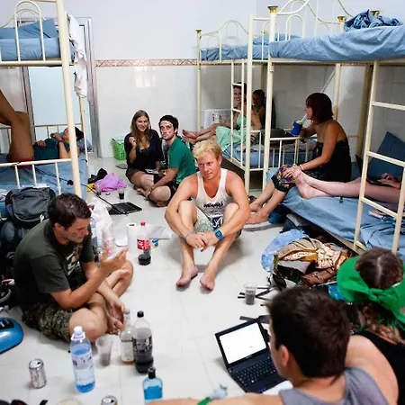 Backpackers La Casa De Payaso Durrës