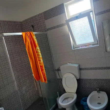 Backpackers * Durres
