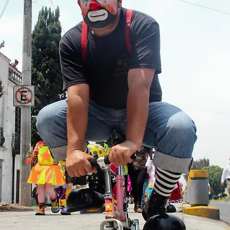 Backpackers La Casa De Payaso Hostal Durrës