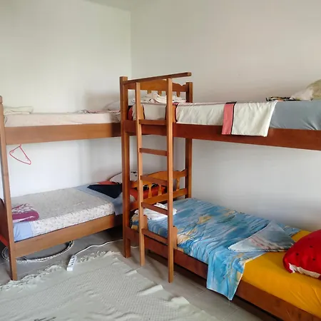 Backpackers La Casa De Payaso Hostal Durrës